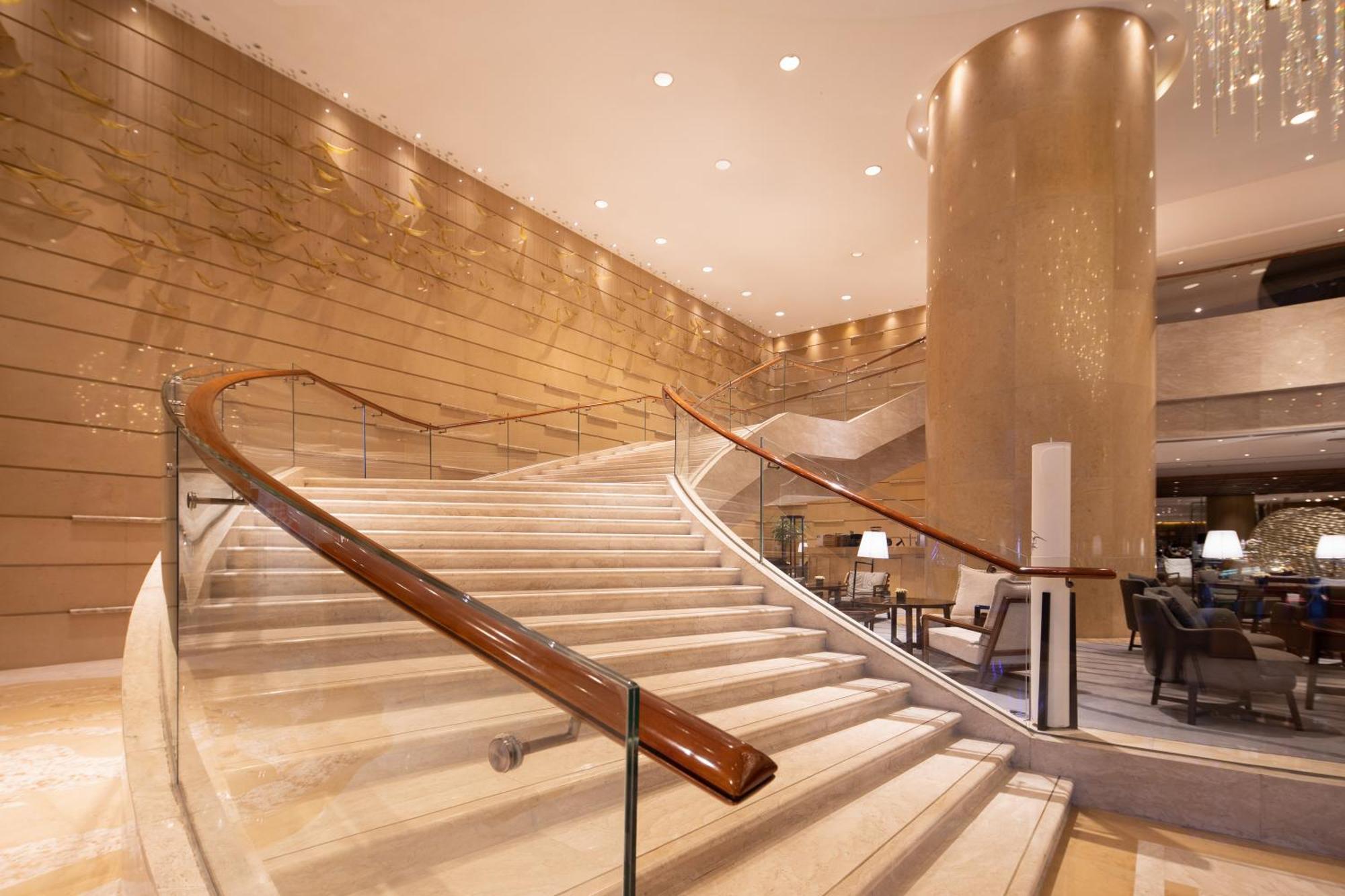 New World Dalian Hotel Exterior photo