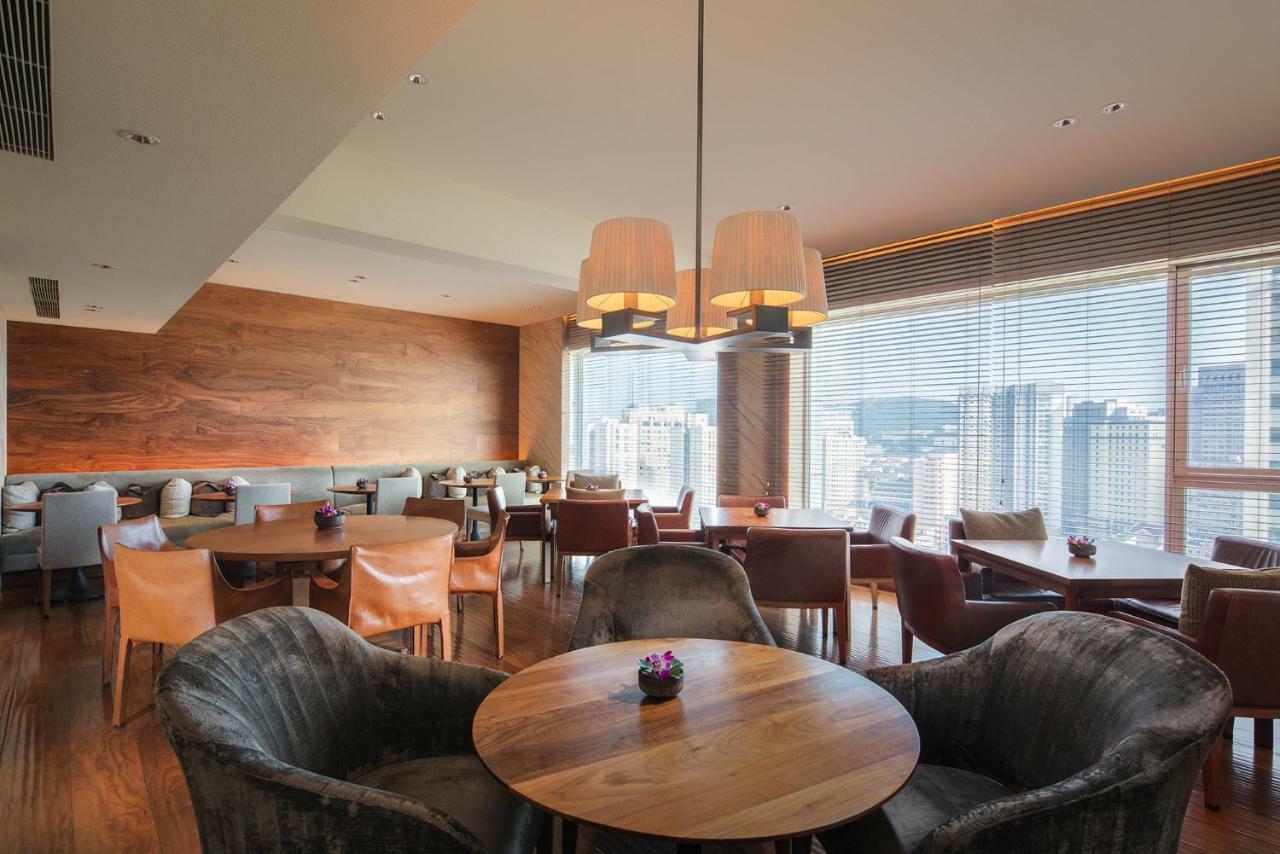 New World Dalian Hotel Exterior photo